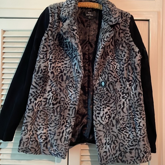 Leather and leopard jacket - Picture 6 of 10
